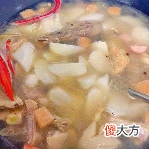 酸萝卜老鸭汤的做法